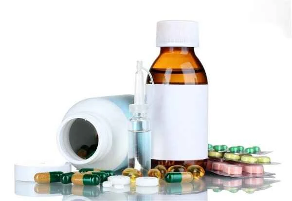 What medications are used for chronic urticaria?