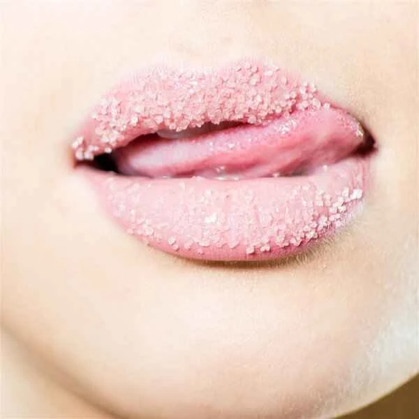 Is persistent chapped lips a sign of cheilitis?