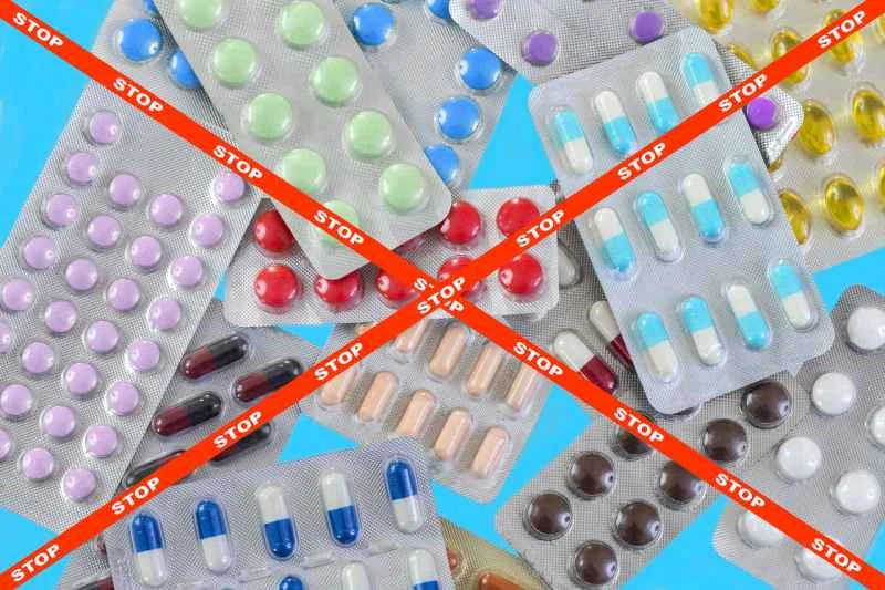 How effective is loratadine in treating urticaria?