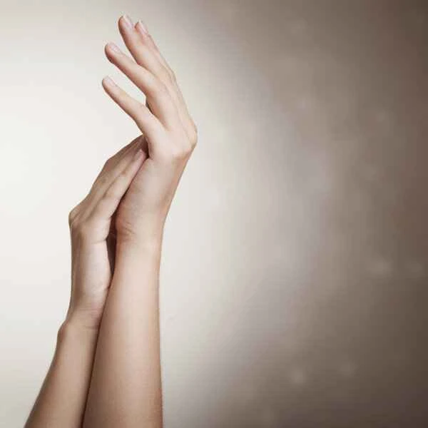 How to distinguish between acne and scar tissue