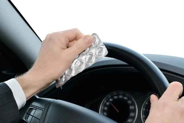 What ointment should I use for cheilitis with pus?